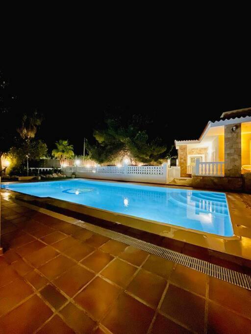 Villa Con Piscina Gigante Sant Francesc de s'Estany Экстерьер фото